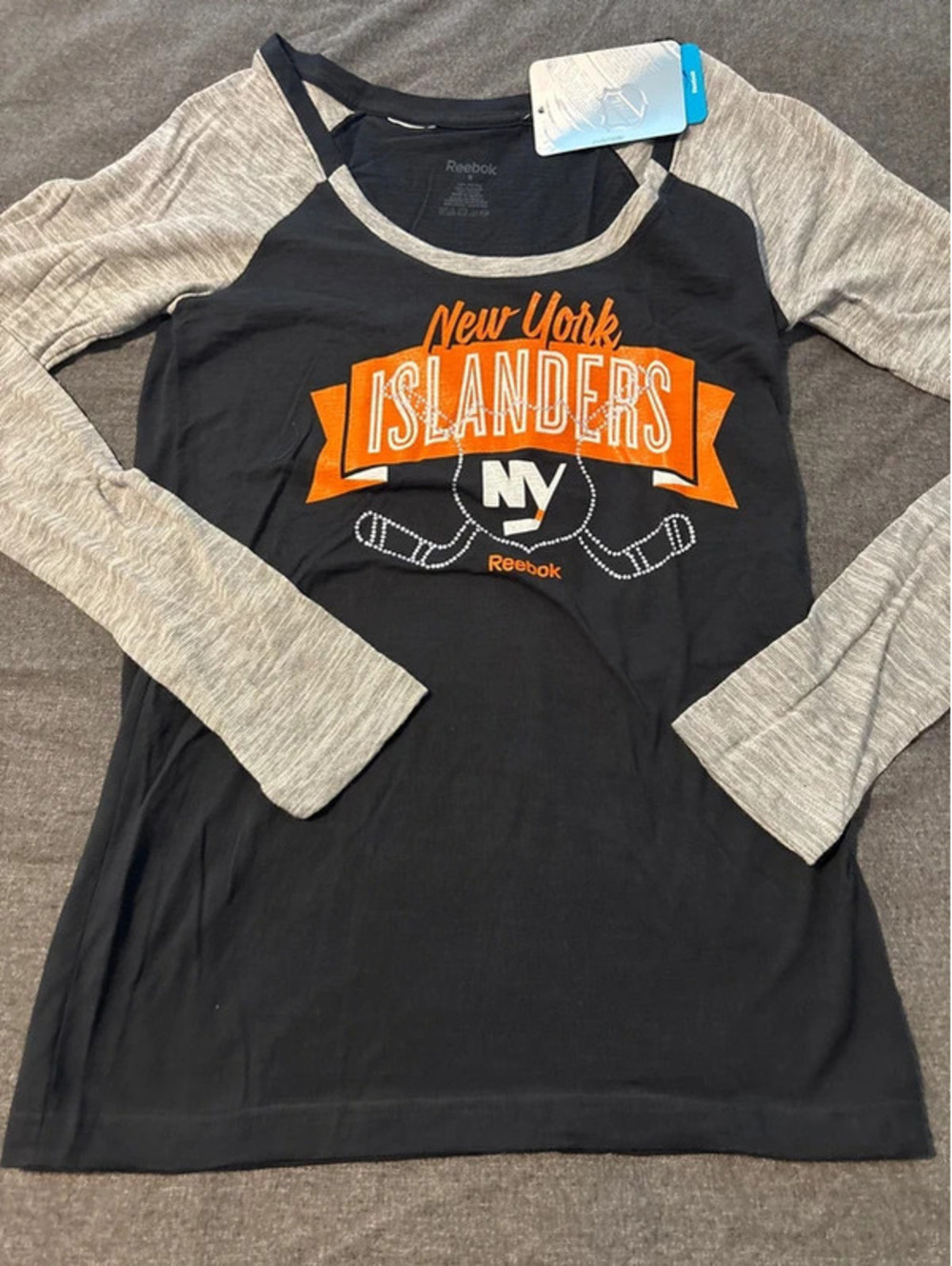 NY islanders long sleeve women’s small